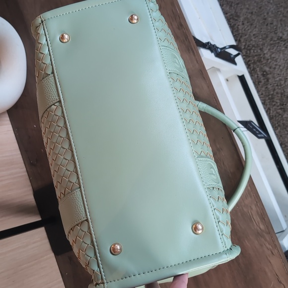 Mint Green Tote Bag Matching Wallet And Removable Adjustable Crossbody Strap. - Picture 7 of 7
